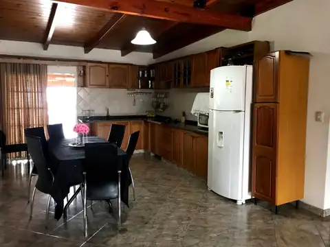 27 De Febrero 5300