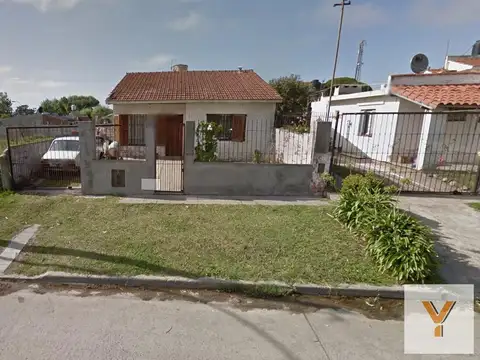 Casa a reciclar en venta - 4 dormitorios 3 baños - 140mts2 - Mar del Plata