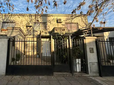 Venta duplex 4 ambientes, cochera y parrila, Apto credito, apto premuta