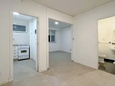 Venta Monoambiente al frente Plaza Colon