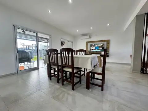 Depto Tipo Casa en Venta de 3 dormitorios