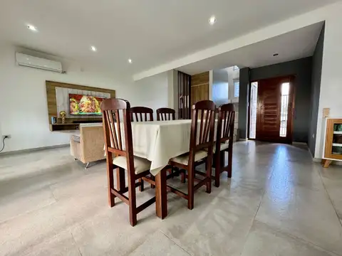 Depto Tipo Casa en Venta de 4 ambientes