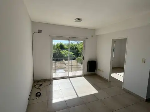 DIRECTORIO 100, Piso 2