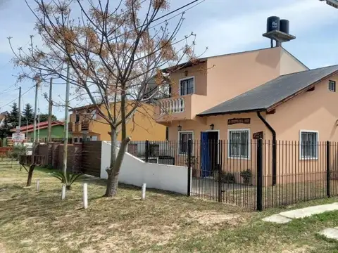 Casa en venta - 2 Dormitorios 2 Baños - 103Mts2 - Mar del Tuyú