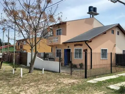 Casa en venta - 2 Dormitorios 2 Baños - 103Mts2 - Mar del Tuyú