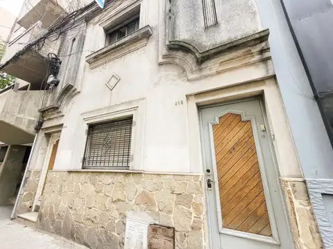 Venta Casa dos dormitorios - Oportunidad Inversores. Rosario.