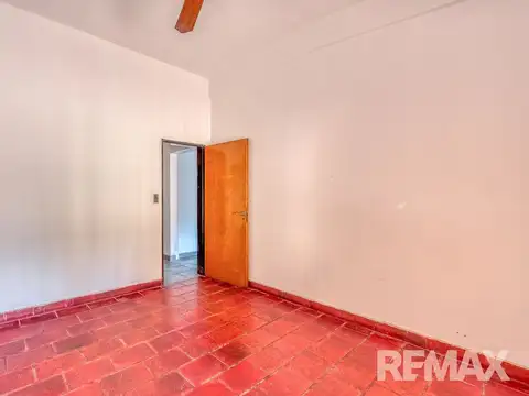Casa 10 ambientes con 4 baños