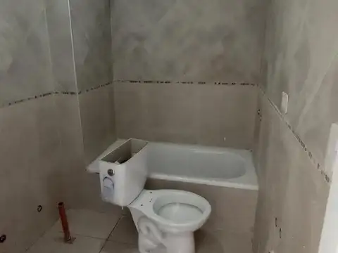 Depto Tipo Casa 2 ambientes con 1 baño