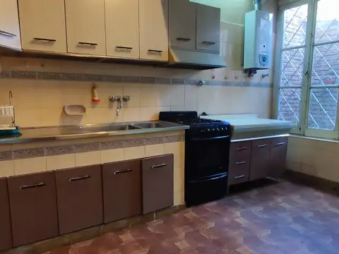 Casa 3 ambientes con 2 baños