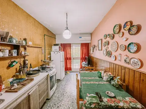 Casa en Venta con 4 cocheras