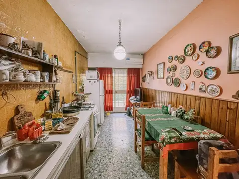 Casa 4 ambientes con 1 baño