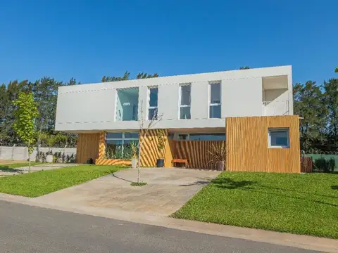 Casa en Alquiler de 4 dormitorios