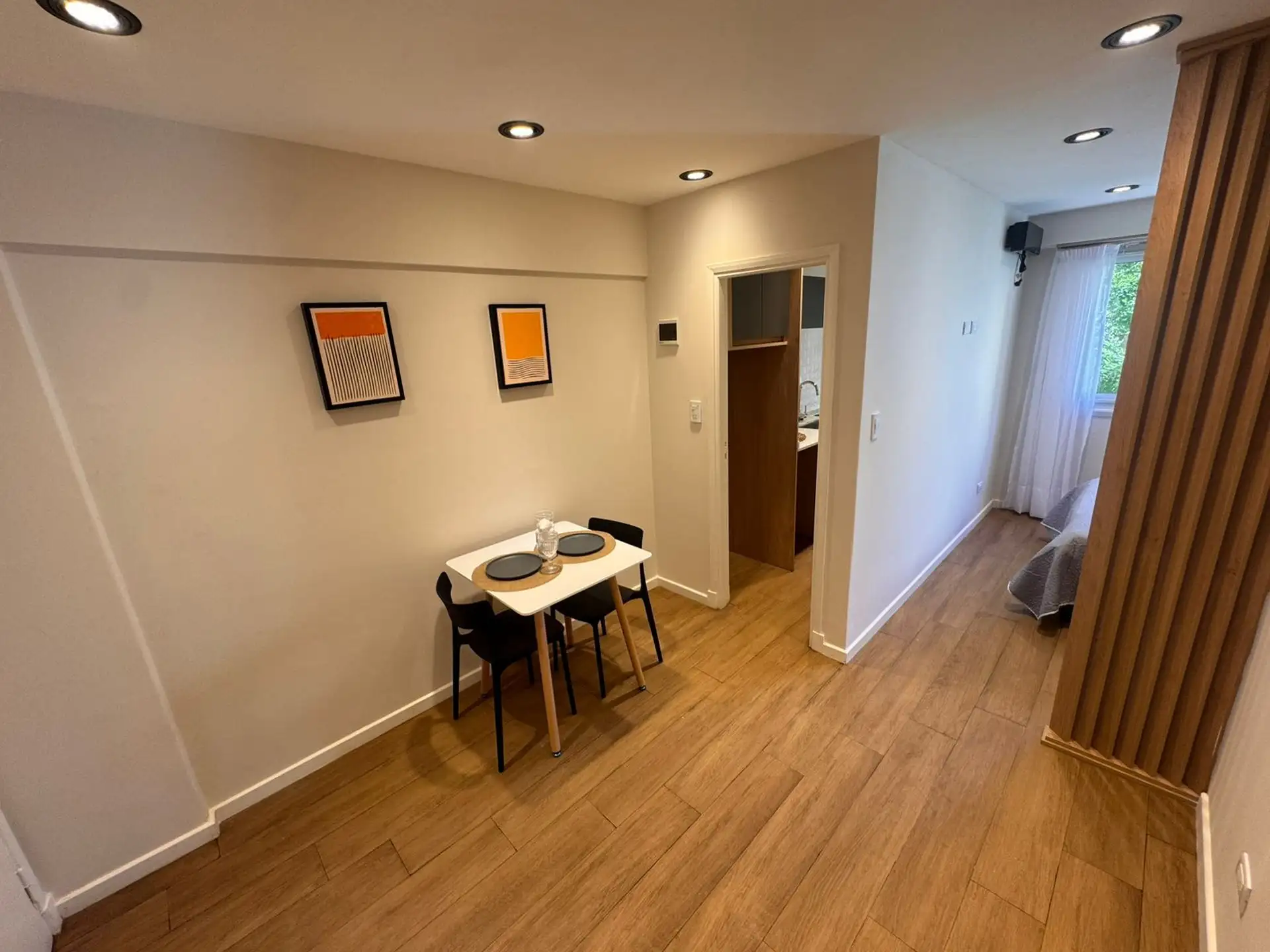 Monoambiente en venta con ventanal a la calle