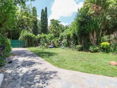 VENTA CASA APTO CREDITO- A REFACCIONAR-DELVISO