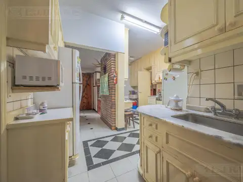 CASA EN EXCELENTE LOTE DE 2009 M2 EN LOMAS DE SAN ISIDRO (LOMAS JOCKEY)