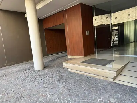 Gral Paz 100, Piso 5