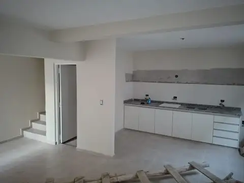 DUPLEX EN COMPLEJO CERRADO EN VILLA NUEVA - GLLEN