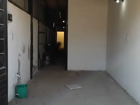 SE VENDE LOCAL COMERCIAL+DEPTO. INTERNO C/ COCHERA
