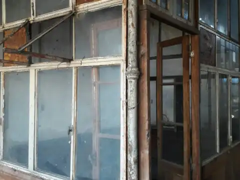 Industria / Galpon Venta. VALOR TERRENO ZONA DE ALTO TRÁNSITO   9 X 24 MTS.