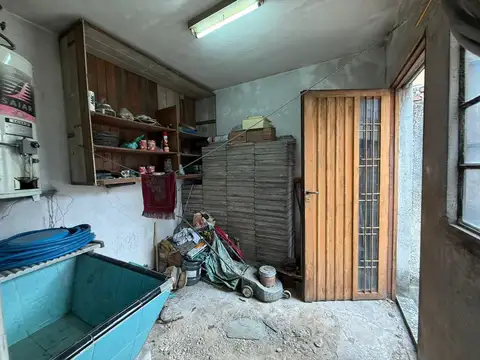 VENTA CASA 3 AMBIENTES EN CASEROS A REFACCIONAR