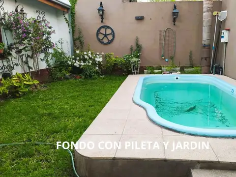 Casa en Venta con 3 cocheras