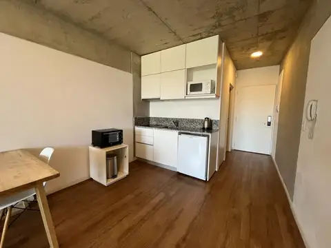 Alquiler. Monoambiente. Amoblado. B de Irigoyen y Cochabamba