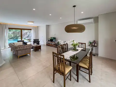 Casa en Venta 1 año