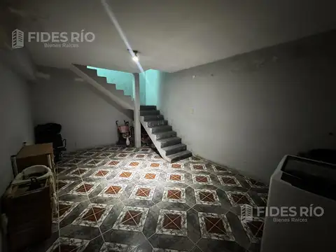 Casa 6 ambientes con 2 baños