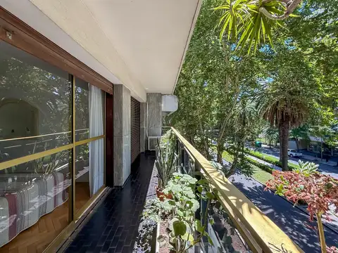 VENTA - Piso Exclusivo de 3 Dormitorios Balcón al Frente sobre Bv. Oroño,  Cochera Doble. Apto crédi
