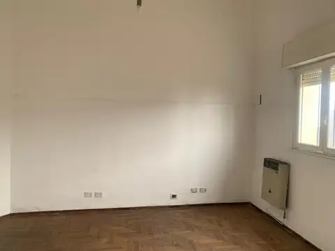 Depto Tipo Casa en Venta 50 años