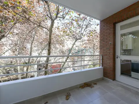 VENTA 2 AMB CON COCHERA. PILETA