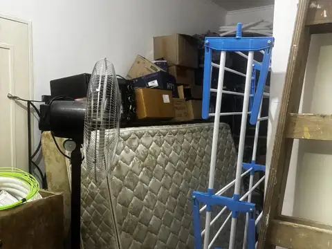 Casa- Oficina - depósito en Mataderos! Usos múltiples.