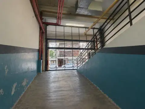 Cochera en VENTA, AMPLIA SUBSUELO PORTON AUTOMATICO