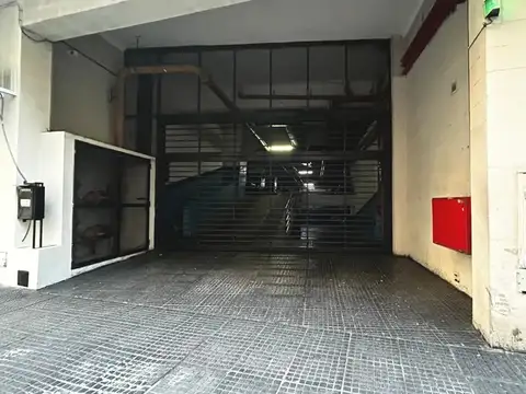 Cochera en VENTA, AMPLIA SUBSUELO PORTON AUTOMATICO