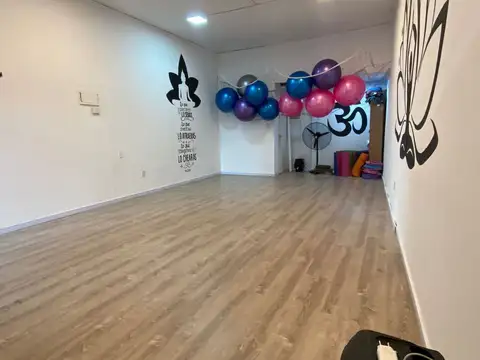 Alquilo Local Comercial en Av.Ramon Anador, Buceo