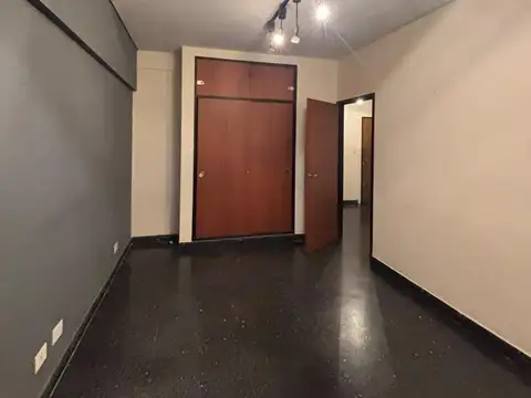 Oficina en Esc.-Centro "Edificio Torre"