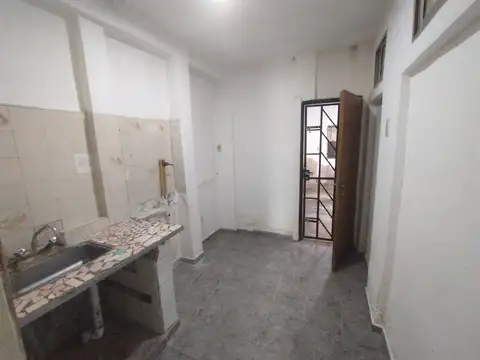 Local Oficina Consultorio en Alquiler - Castelar Sur