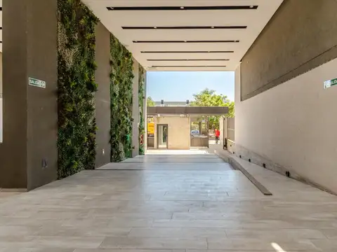 Divino departamento en dúplex con jardín propio en venta en Nuevo Beccar Central.