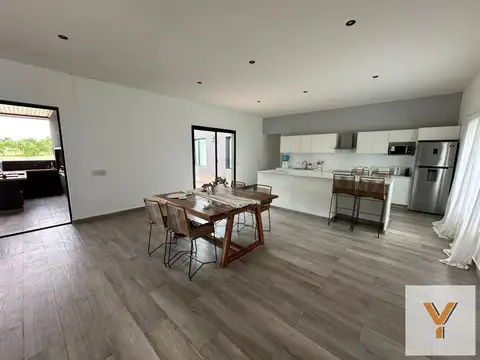 Casa en venta - 4 Dormitorios 3 Baños - Pilar
