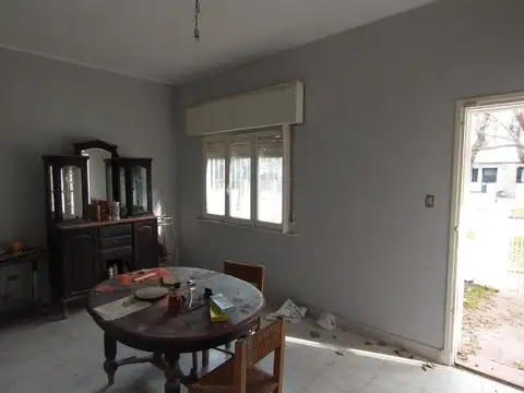 Casa 4 ambientes con 1 baño