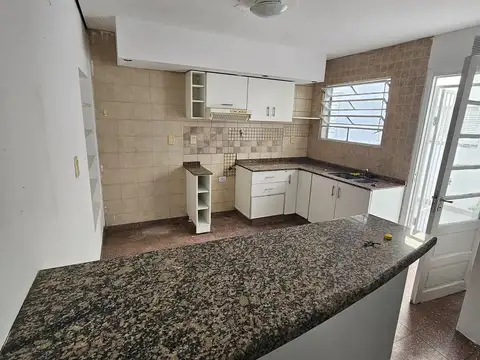 Arroyito Rio, casa P/B con garage patio con  parrillero, 3 dormitorios