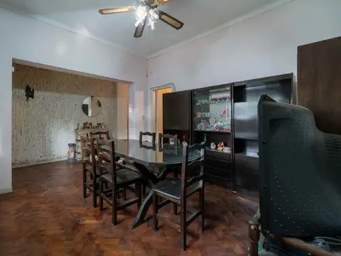 Casa 4 ambientes con 1 baño