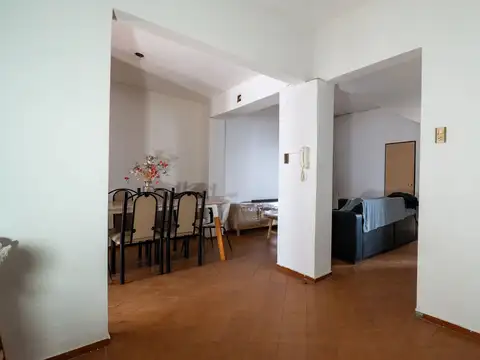 CASA EN VENTA TRES DORMITORIOS BARRIO LAS HERAS