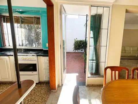 CASA 3 amb. ESCRITORIO y DEPENDENCIAS.EN VENTA SOBRE LOTE PROPIO – VILLA DEVOTO