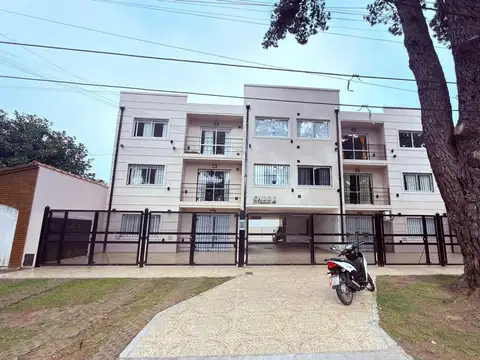 Joaquin V. Golzalez 600, Piso 2
