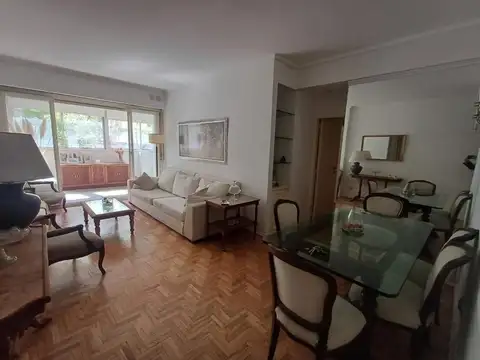 EXCELENTE UBICACIÓN, SEMIISO MUY LUMINOSO CON AMPLIO BALCÓN