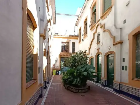 4Amb PH Edificio Pje SARMIENTO estilo ANALUCIA MB 1 Piso vista a Hermoso Patio -Silencio y confort-