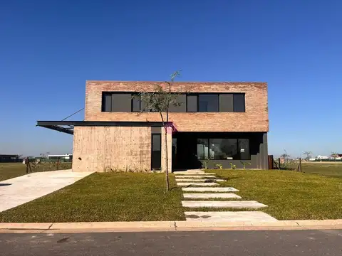 Casa  en Venta en Amarras, Puertos, Escobar A ESTRENAR