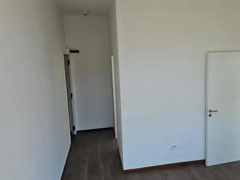 ALQUILER DE OFICINA CENTRO DE PILAR