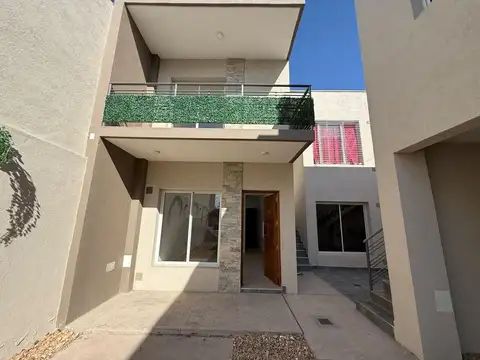 VENTA DÚPLEX ENTREGA INMEDIATA GUAYMALLÉN